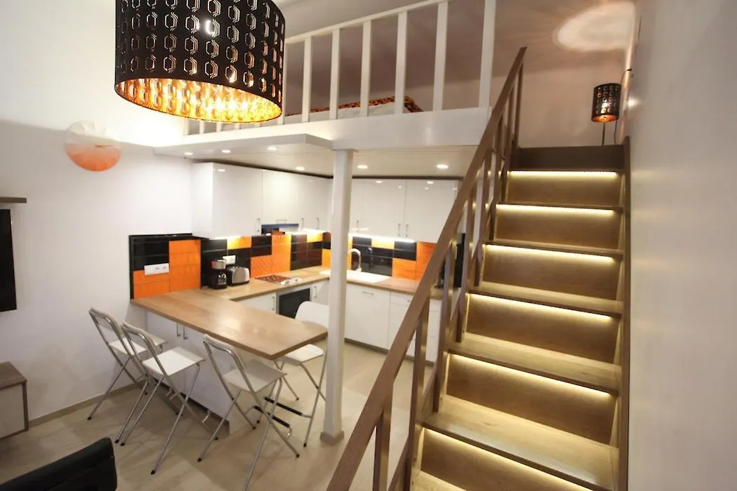 D.Five Heroes' Square Expat Family Apartment Budapest