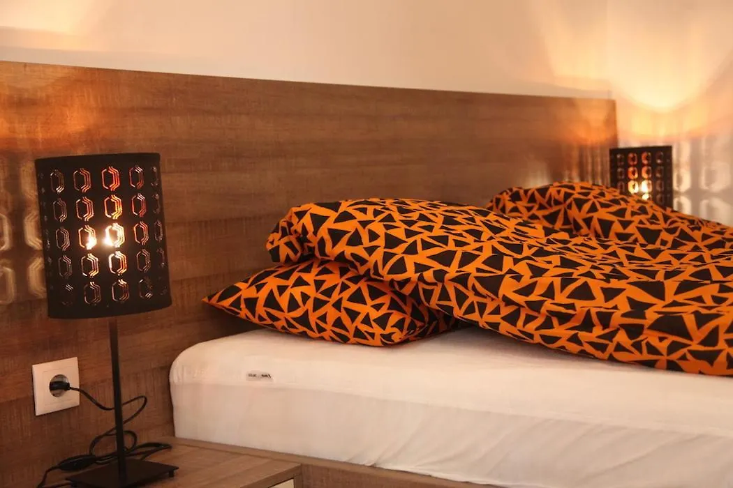 D.Five Heroes' Square Expat Family Apartment Budapest