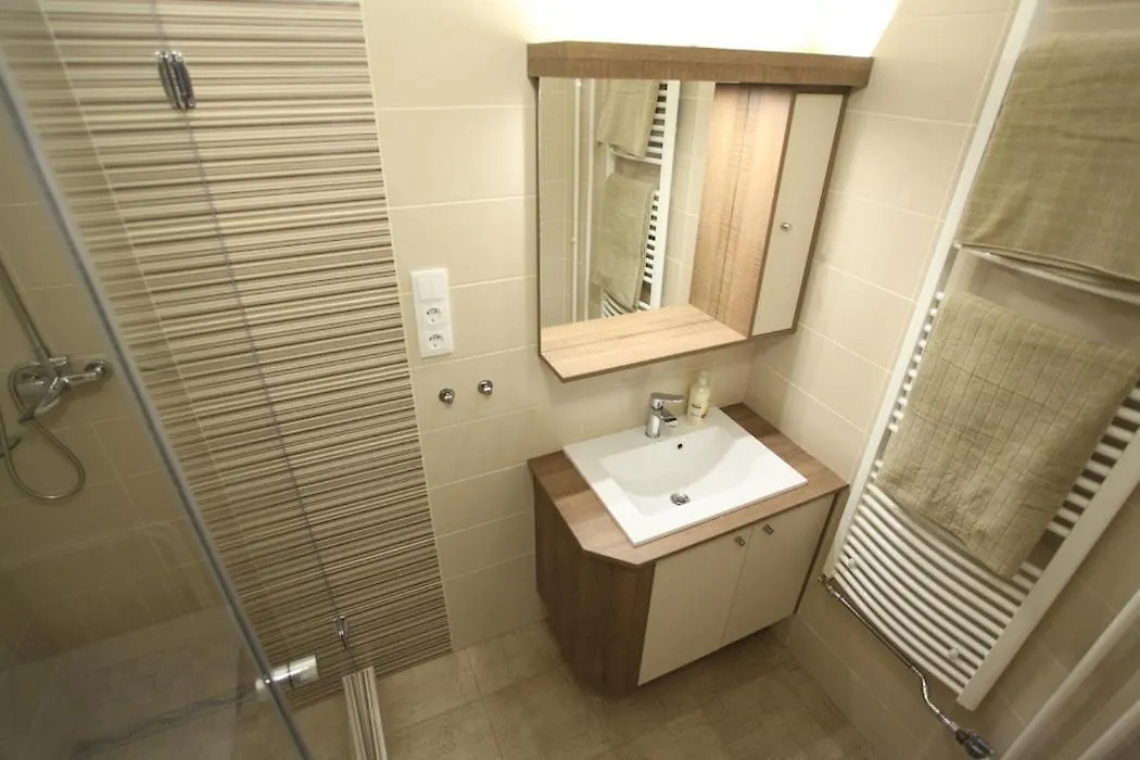D.Five Heroes' Square Expat Family Apartment Budapest