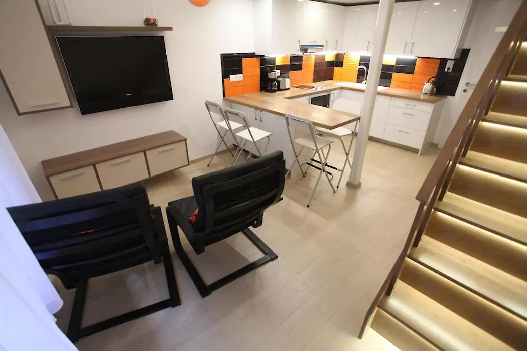 D.Five Heroes' Square Expat Family Apartment Budapest